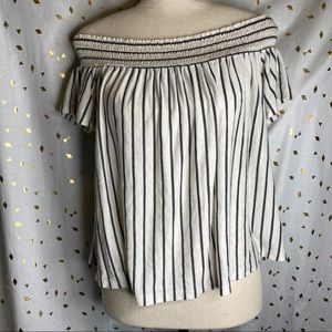 American Eagle Women’s Top off shoulder S